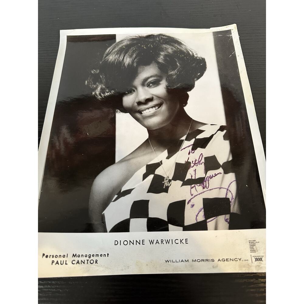 Dionne Warwick Signed & Inscribed 8"x10" B/W Vintage Photograph From 1960’s